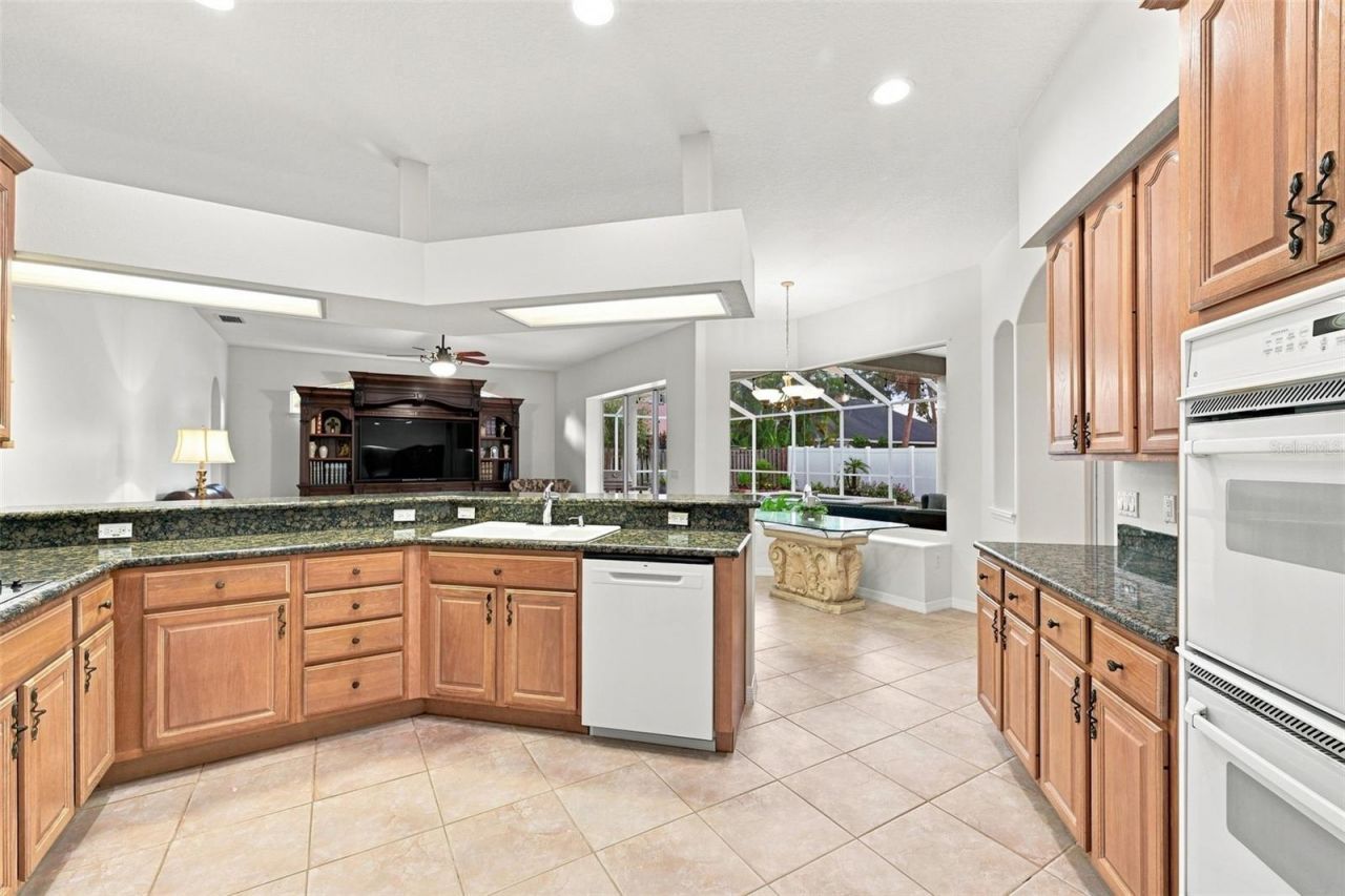 2103 Boot Lake Circle , Tampa, FL 33612 Photo
