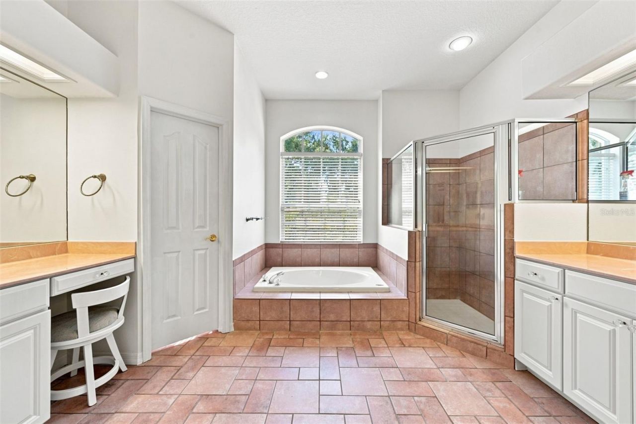 2103 Boot Lake Circle , Tampa, FL 33612 Photo