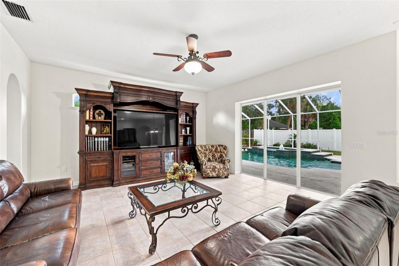 2103 Boot Lake Circle , Tampa, FL 33612 Photo