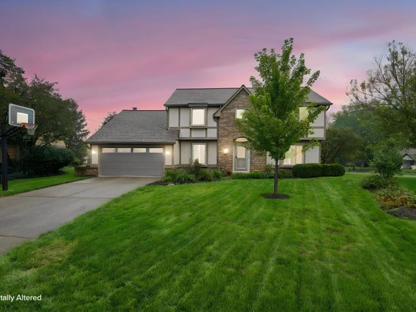 8414 Netherlands Place, Columbus, OH 43235