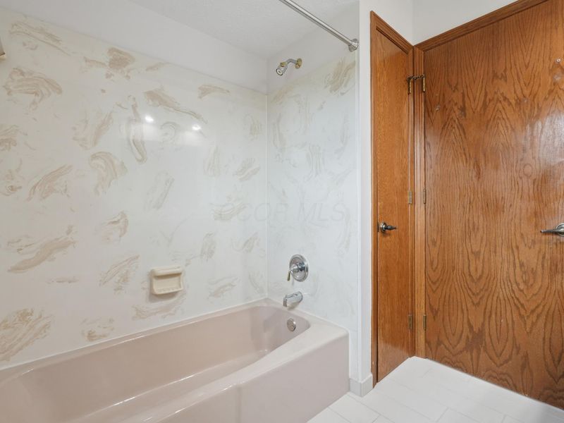 8414 Netherlands Place, Columbus, OH 43235 Photo 33
