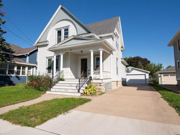 332 W 15TH AVENUE, Oshkosh, WI 54902