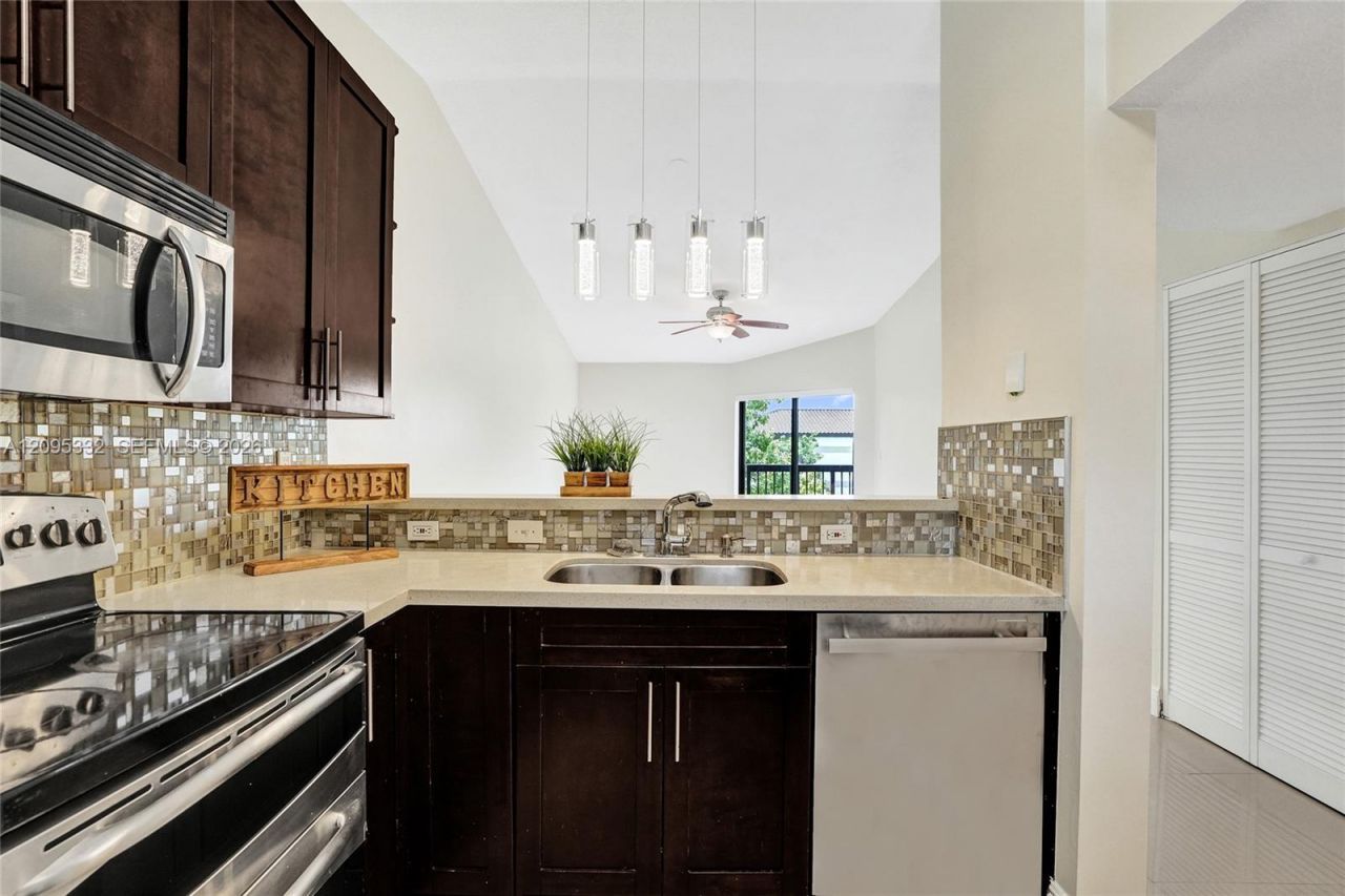 9946 Nob Hill Pl, Unit 9946, Sunrise, FL 33351 Photo