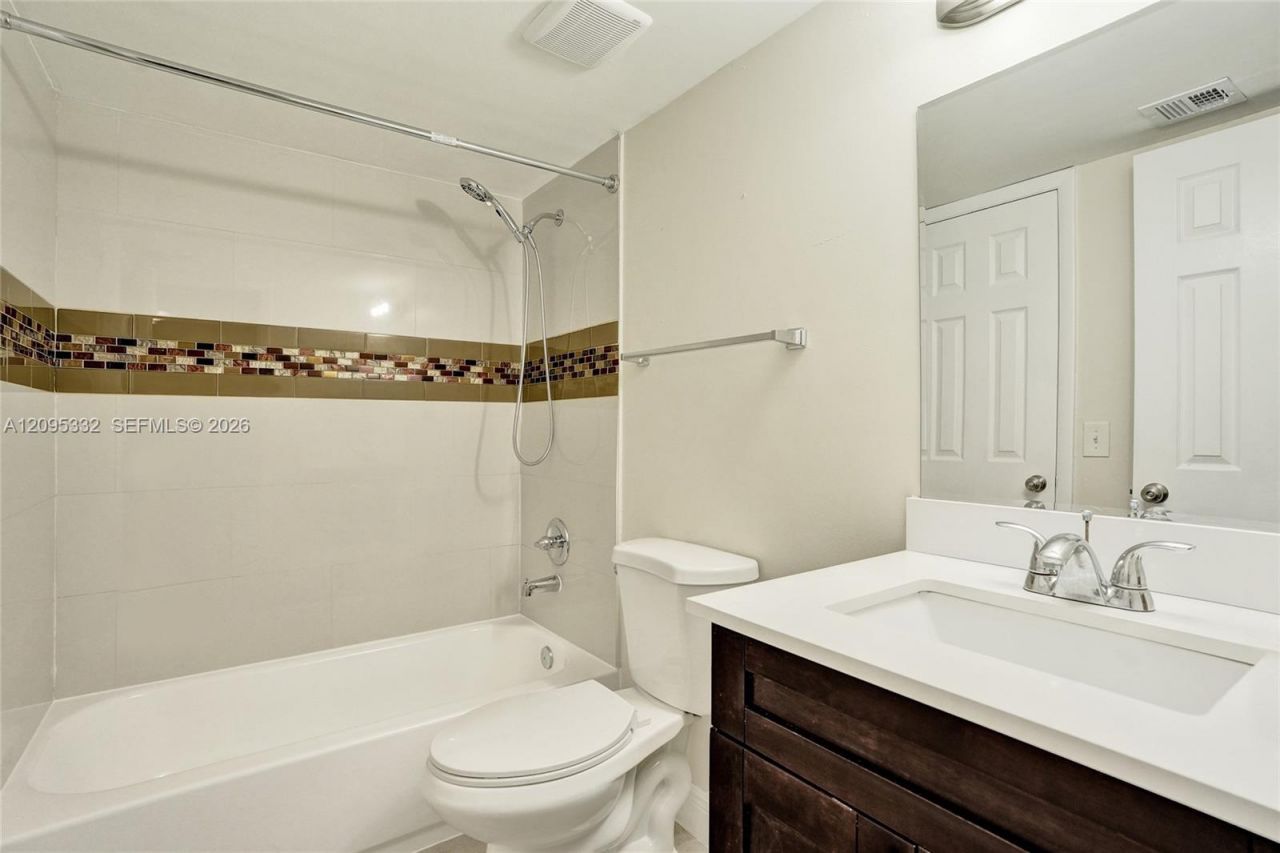 9946 Nob Hill Pl, Unit 9946, Sunrise, FL 33351 Photo