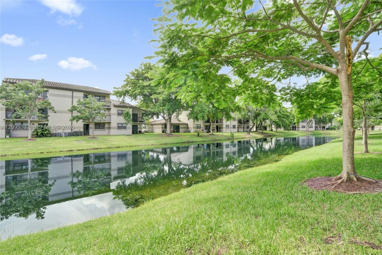 9946 Nob Hill Pl, Unit 9946, Sunrise, FL 33351 Photo