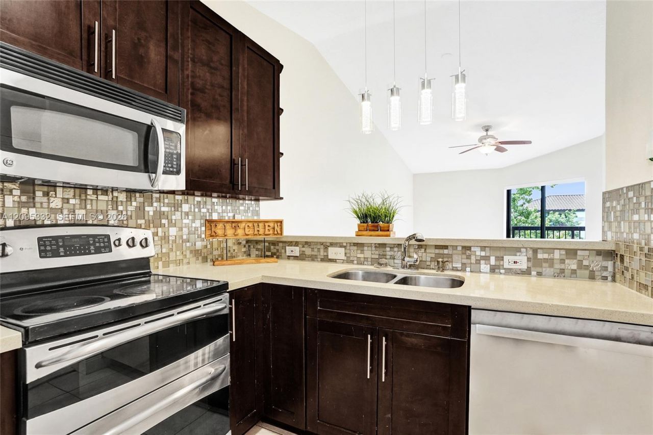 9946 Nob Hill Pl, Unit 9946, Sunrise, FL 33351 Photo