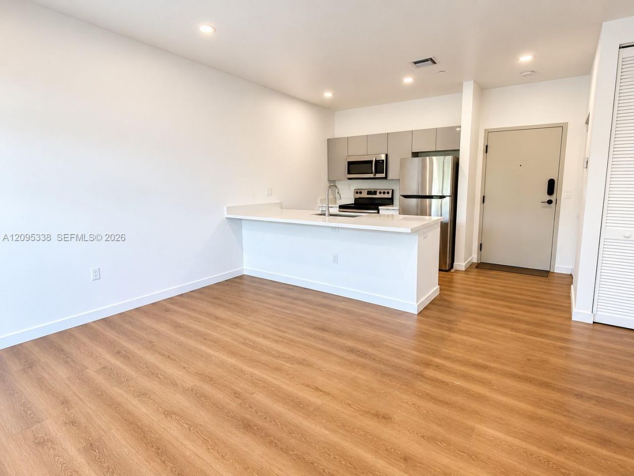 1950 Fletcher St , Unit 404, Hollywood, FL 33020 Photo