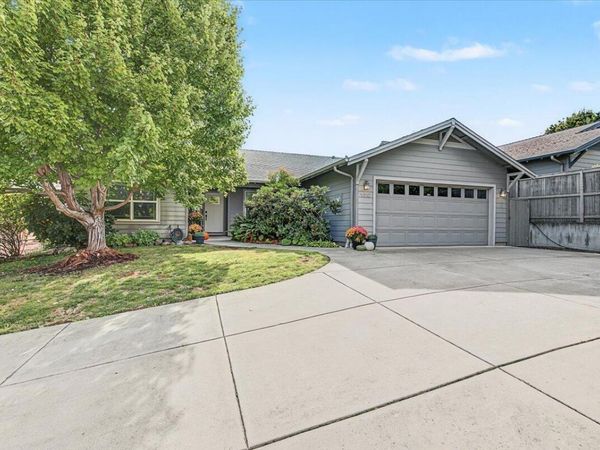 120 Andi Court, Talent, OR 97540