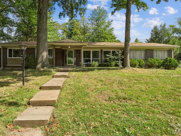 12801 Bellerive Estates Drive , St Louis, MO 63141
