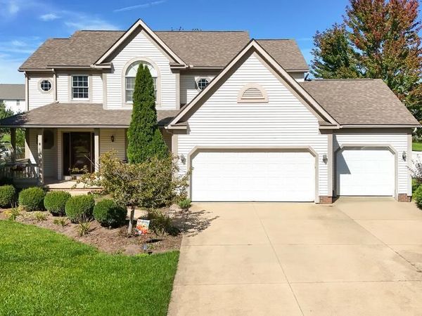 411 Hillbrook Drive, Cuyahoga Falls, OH 44223