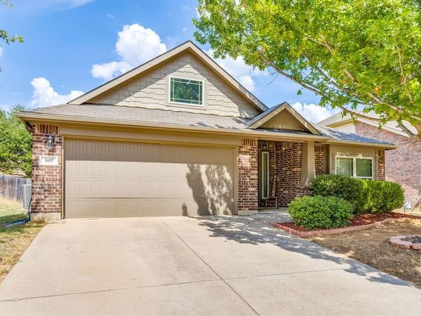 881 Oarlock Drive, Crowley, TX 76036
