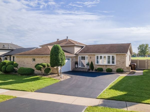 4431 Farmington Avenue, Richton Park, IL 60471