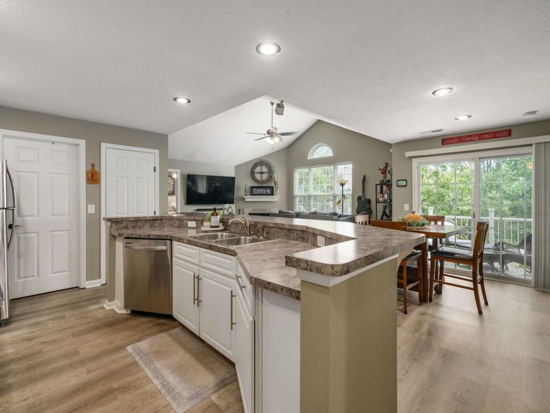 5656 Tuttle Mews Way, Dublin, OH 43016 Photo 1