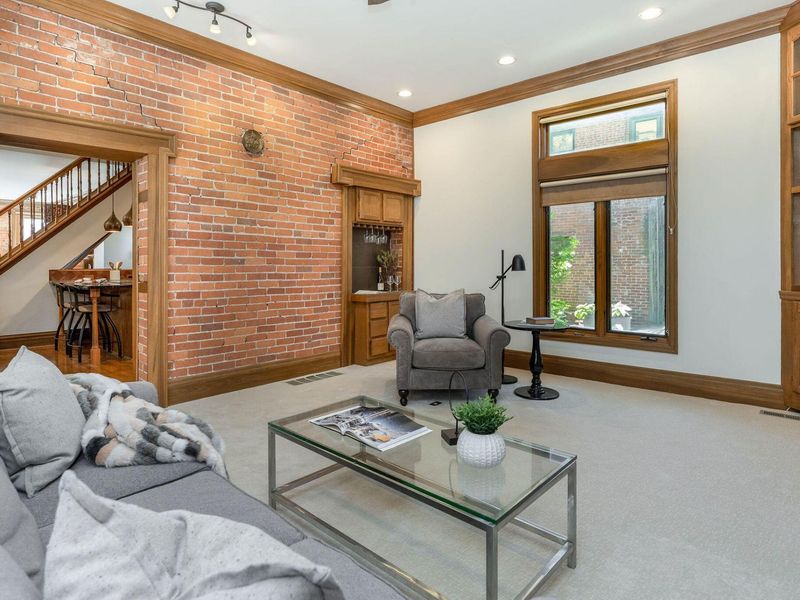 38 E Beck Street, Columbus, OH 43215 Photo 21