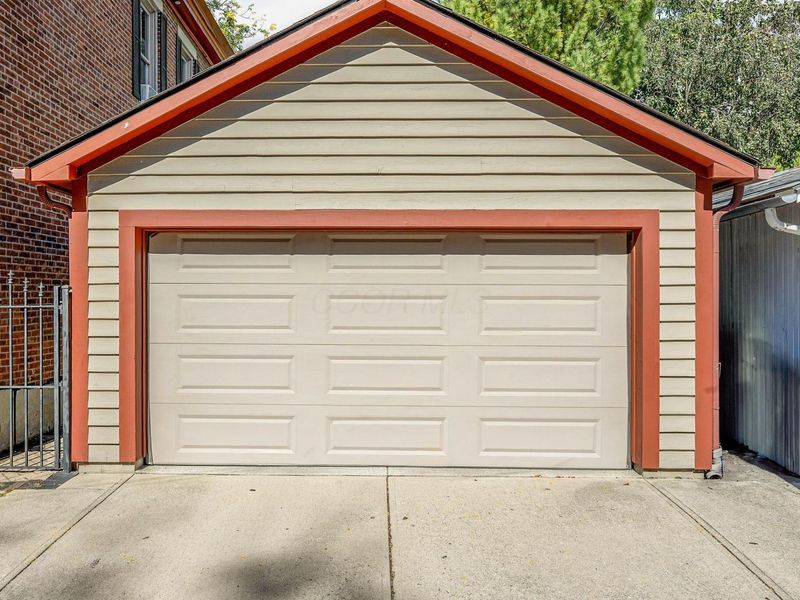 38 E Beck Street, Columbus, OH 43215 Photo 3