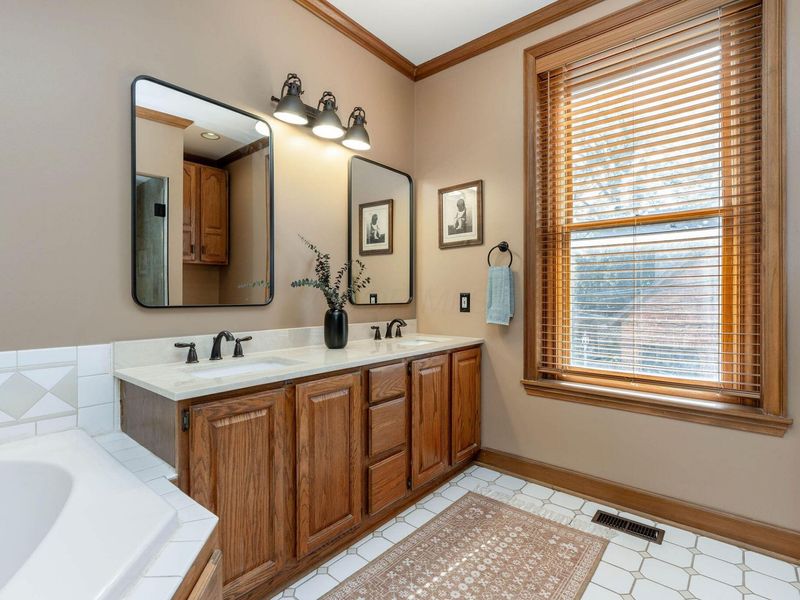 38 E Beck Street, Columbus, OH 43215 Photo 32