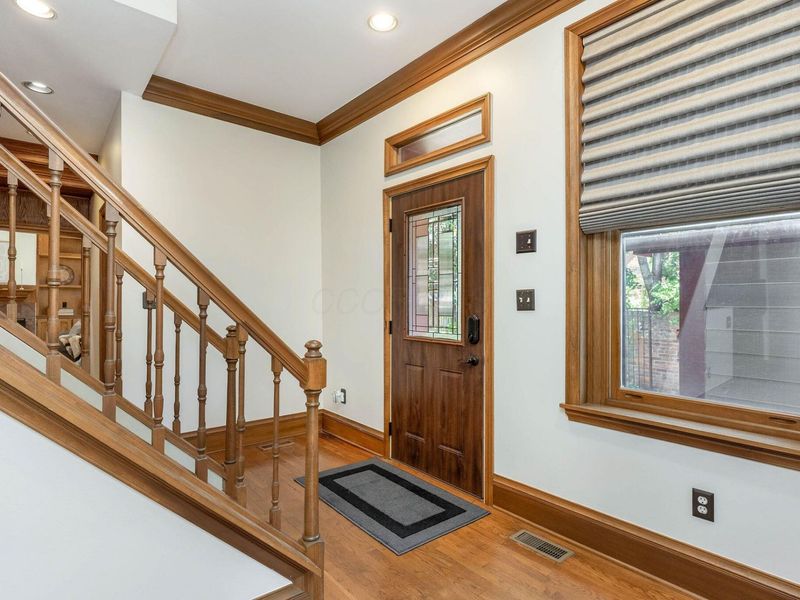 38 E Beck Street, Columbus, OH 43215 Photo 6