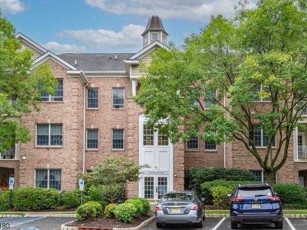 19 Zachary Way, Mount Arlington, NJ 07856