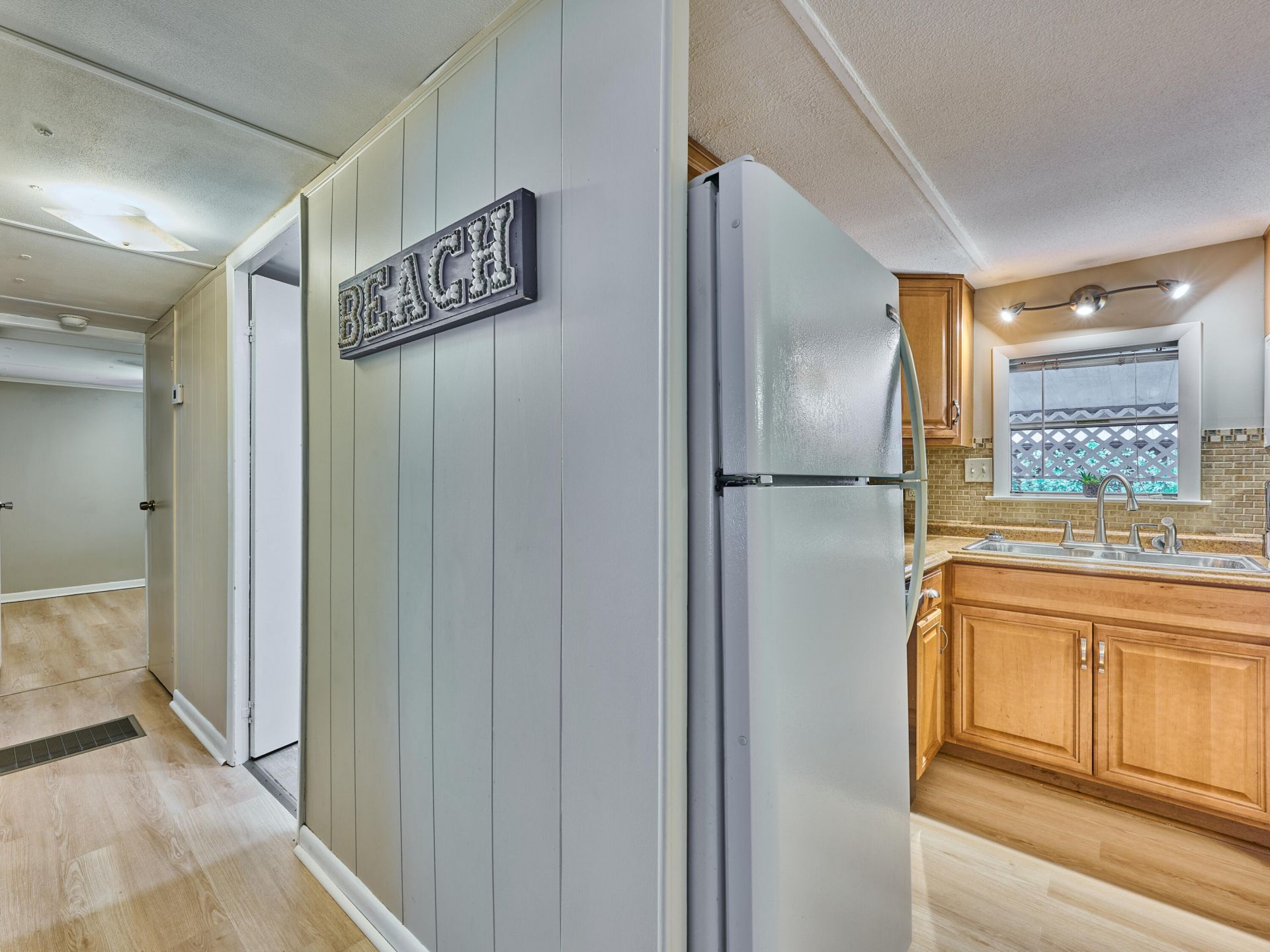 7965 SE Wren Avenue, Hobe Sound, FL 33455 Photo