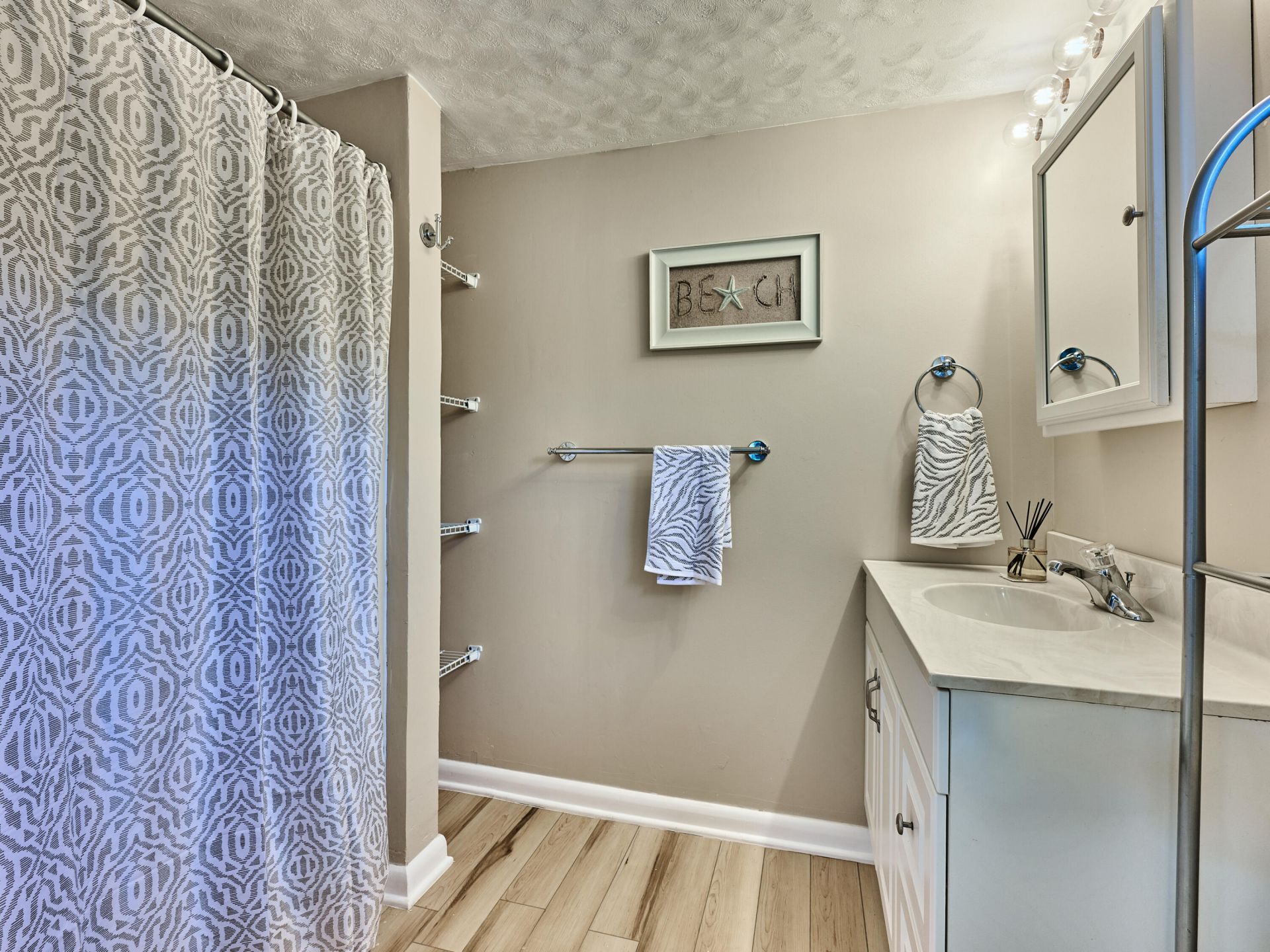 7965 SE Wren Avenue, Hobe Sound, FL 33455 Photo