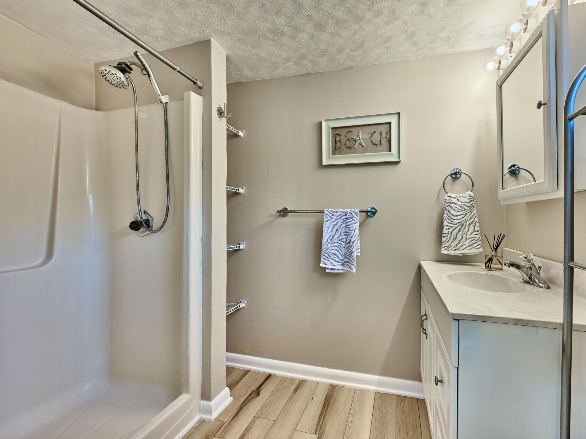 7965 SE Wren Avenue, Hobe Sound, FL 33455 Photo