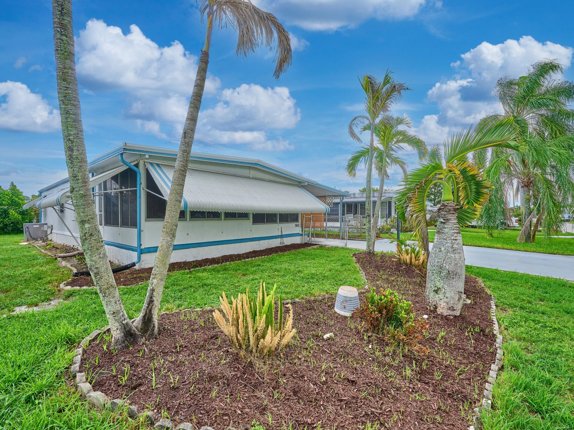 7965 SE Wren Avenue, Hobe Sound, FL 33455 Photo