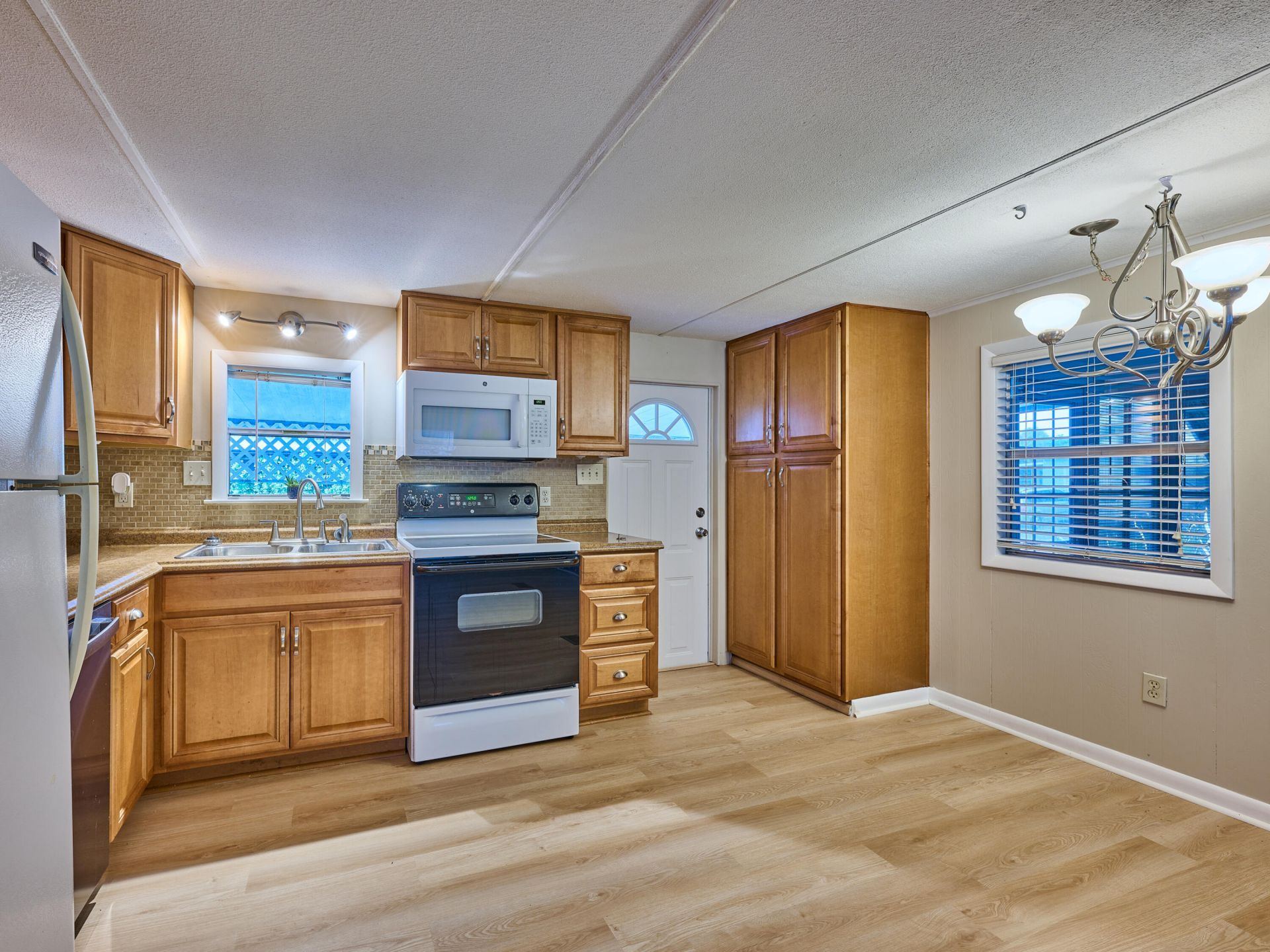 7965 SE Wren Avenue, Hobe Sound, FL 33455 Photo