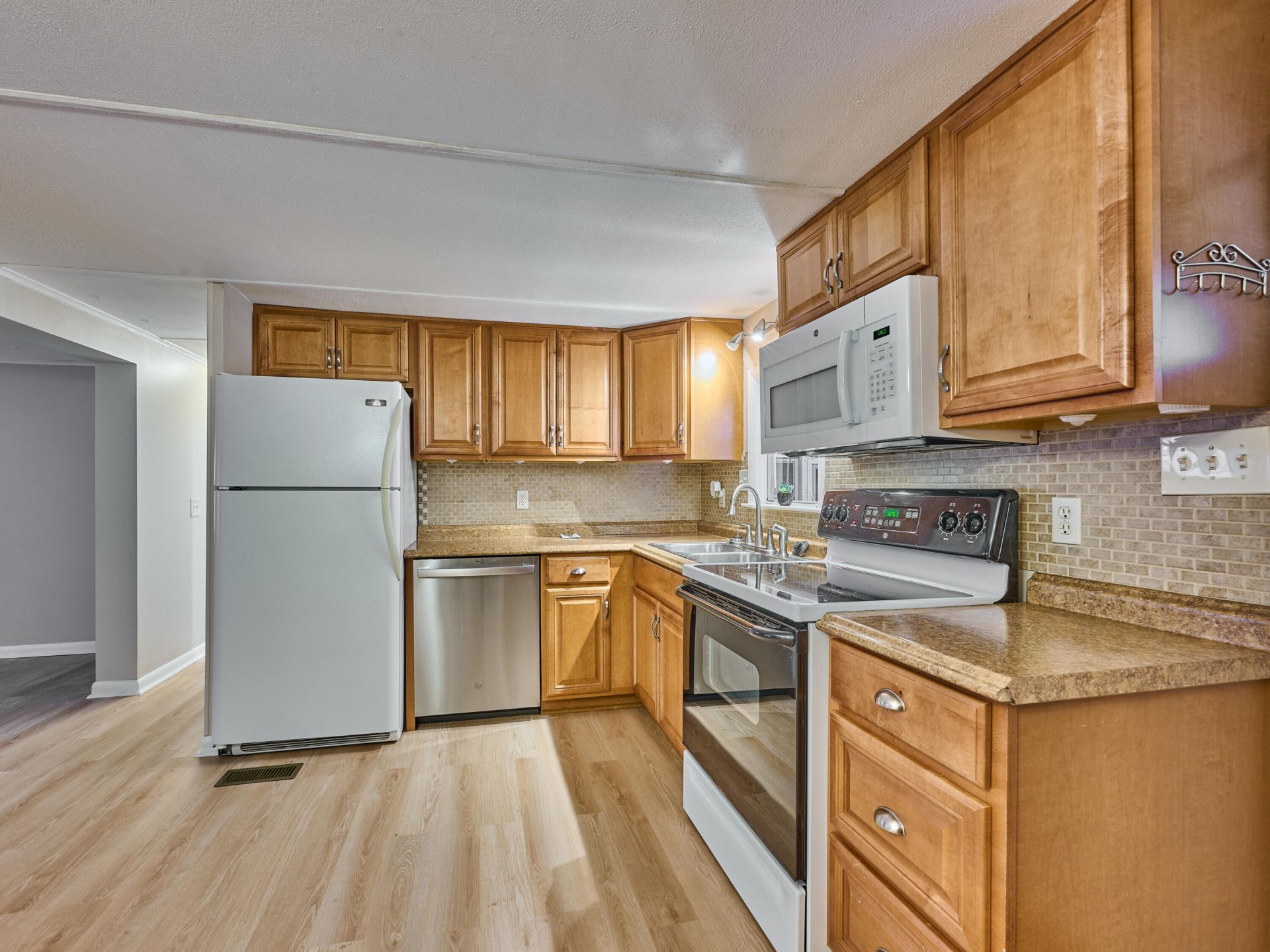 7965 SE Wren Avenue, Hobe Sound, FL 33455 Photo