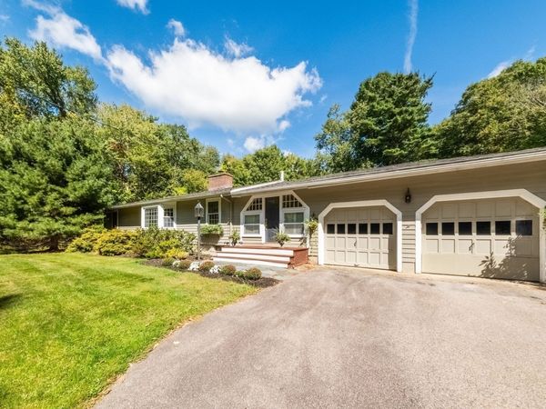 102 Hunting Lane, Sherborn, MA 01770