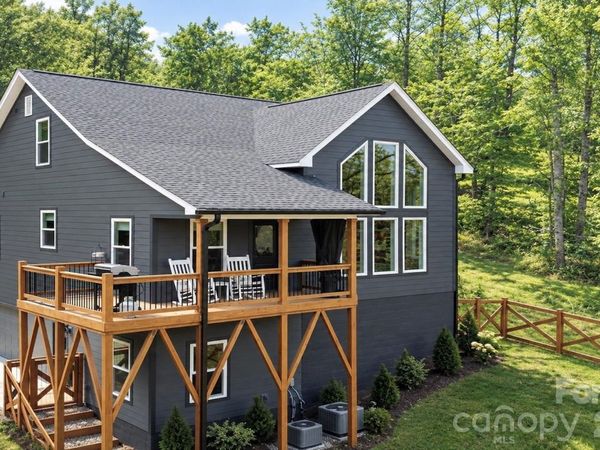 71 View Ridge Parkway , Leicester, NC 28748
