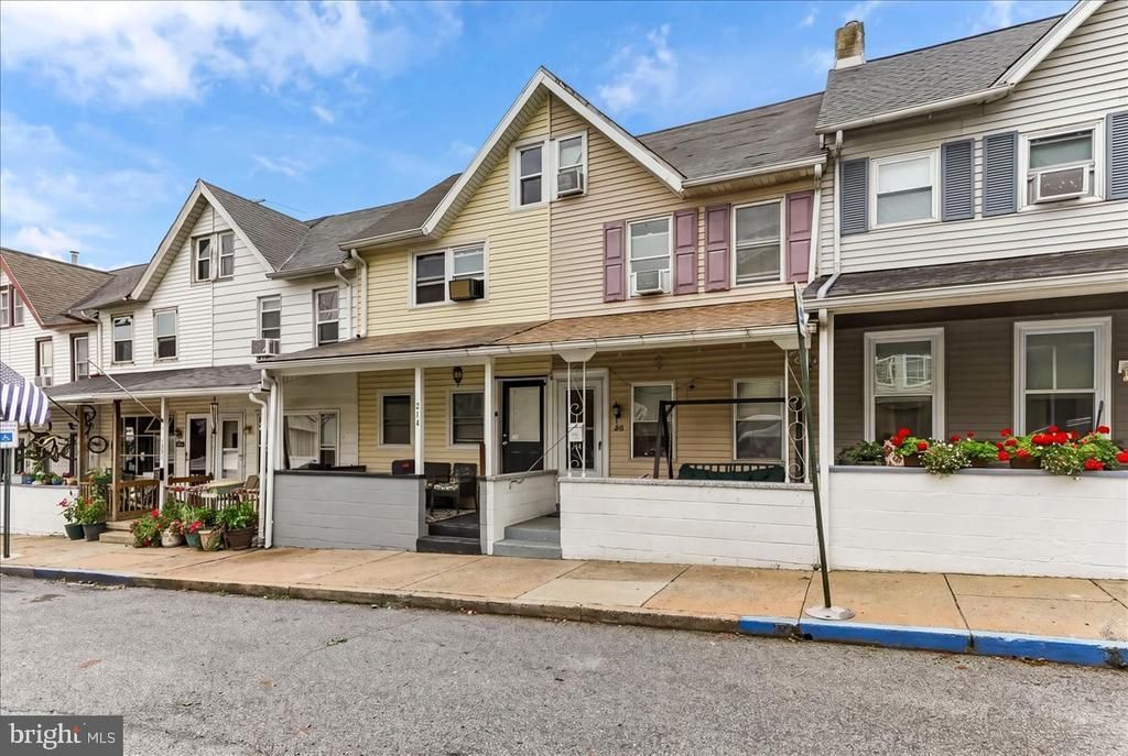 216 GRANT STREET , PARKESBURG, PA 19365