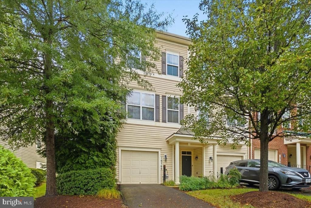 16766 Blackjack Oak Lane, Woodbridge, VA 22191 Main Photo