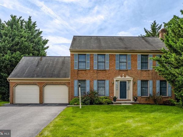 504 SPRING HOLLOW DRIVE , NEW HOLLAND, PA 17557