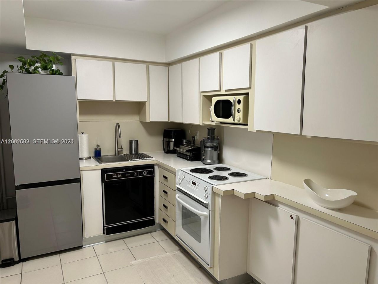 2861 NE Leonard Dr, Unit F206, Aventura, FL 33160 Photo