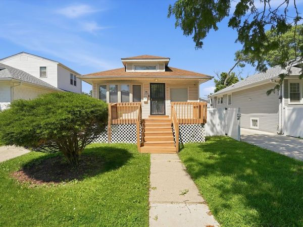 1426 S 18th Avenue , Maywood, IL 60153