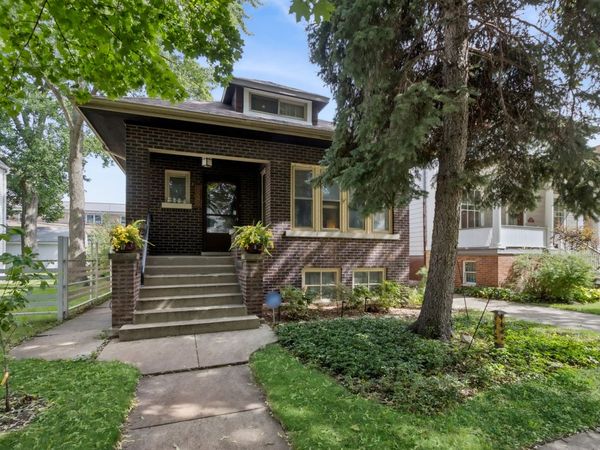 5249 N Sawyer Avenue, Chicago, IL 60625