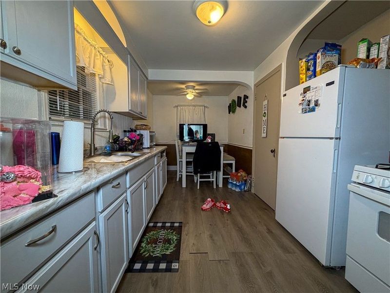328 E Laclede Avenue, Youngstown, OH 44507 Photo 4