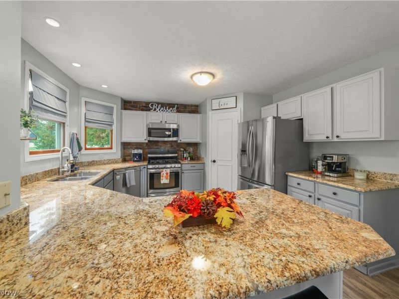 411 Hillbrook Drive, Cuyahoga Falls, OH 44223 Photo 14