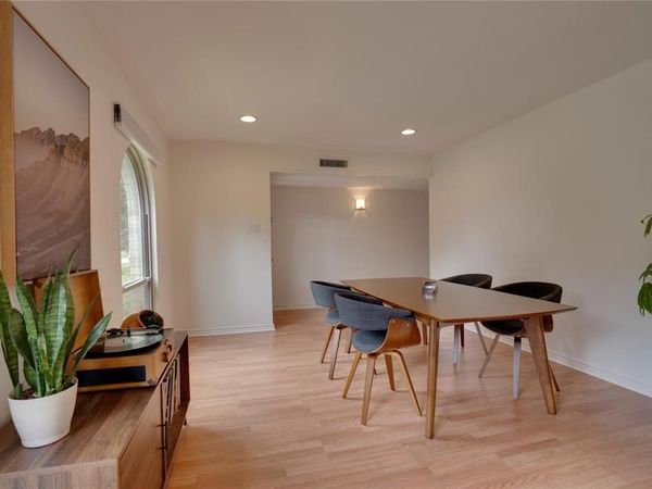 8515 Londonderry Lane, Dallas, TX 75228