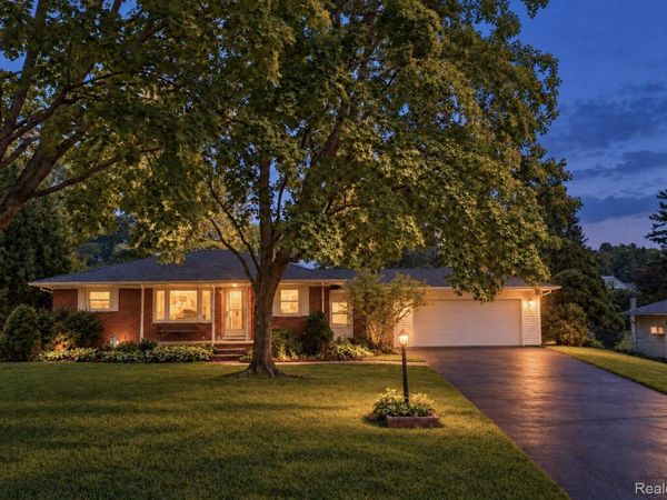 2627 Holland Street, Orion Township, Mi 48360