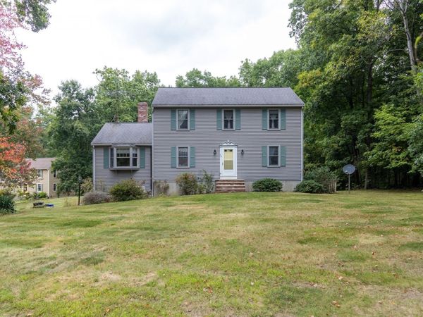 15 Hannan Ridge Rd, Haverhill, MA 01832