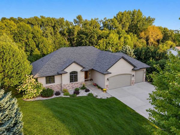 44229 Willow Road , Saint Peter, MN 56082