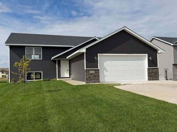 1825 Cypress Trail, New Richmond, WI 54017