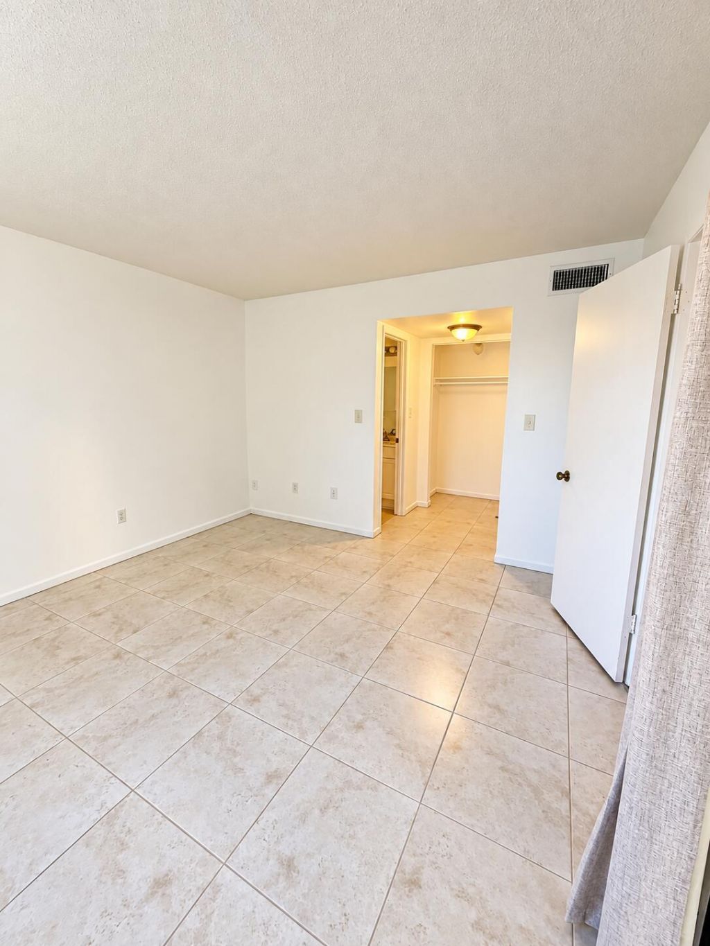 2050 Oleander Boulevard, Unit 7-104, Fort Pierce, FL 34950 Photo