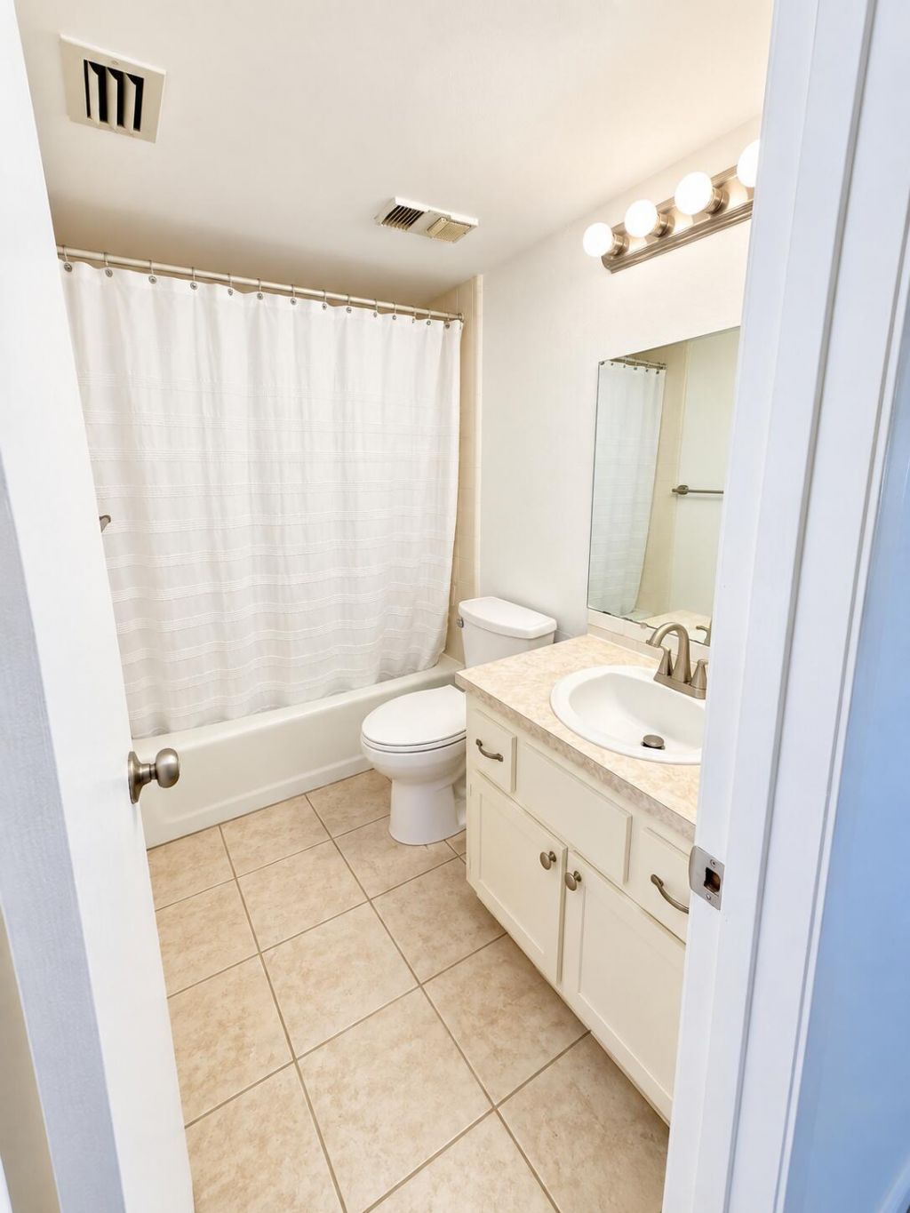 2050 Oleander Boulevard, Unit 7-104, Fort Pierce, FL 34950 Photo
