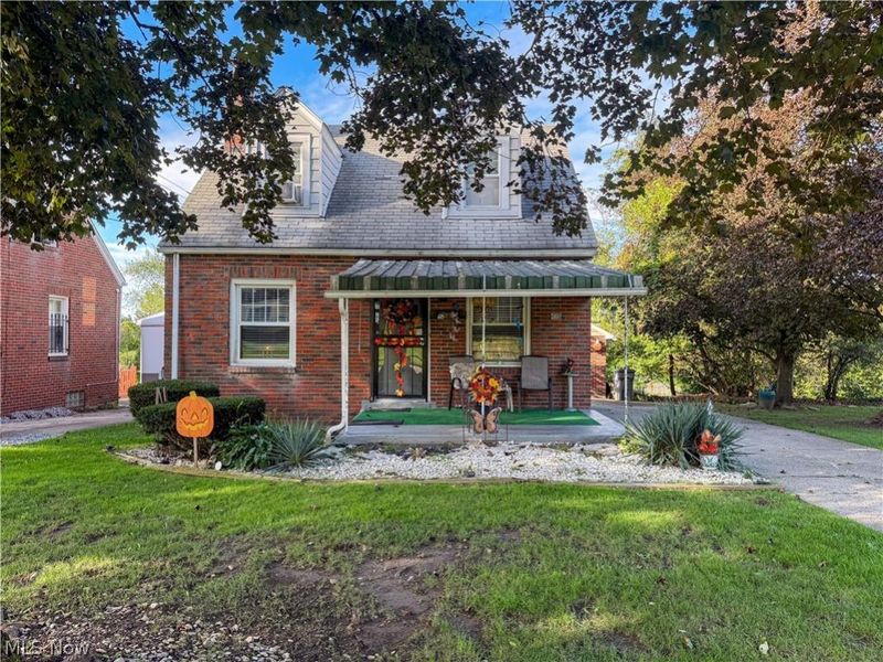 418 E Laclede Avenue , Youngstown, OH 44507 Photo 2