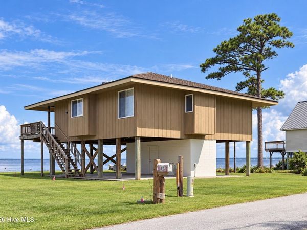 1737 Snake Island Road , Belhaven, NC 27810