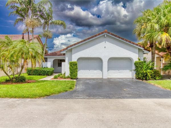 2156 Baton Rouge, Weston, FL 33326