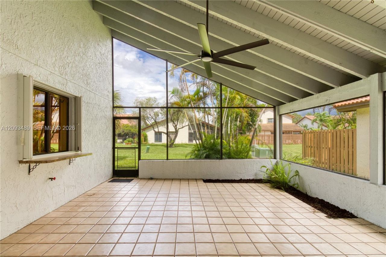 2156 Baton Rouge, Weston, FL 33326 Photo