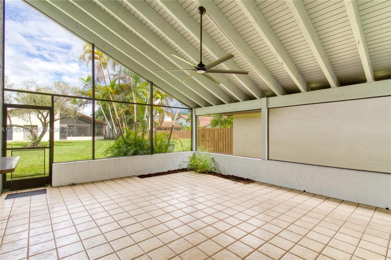 2156 Baton Rouge, Weston, FL 33326 Photo
